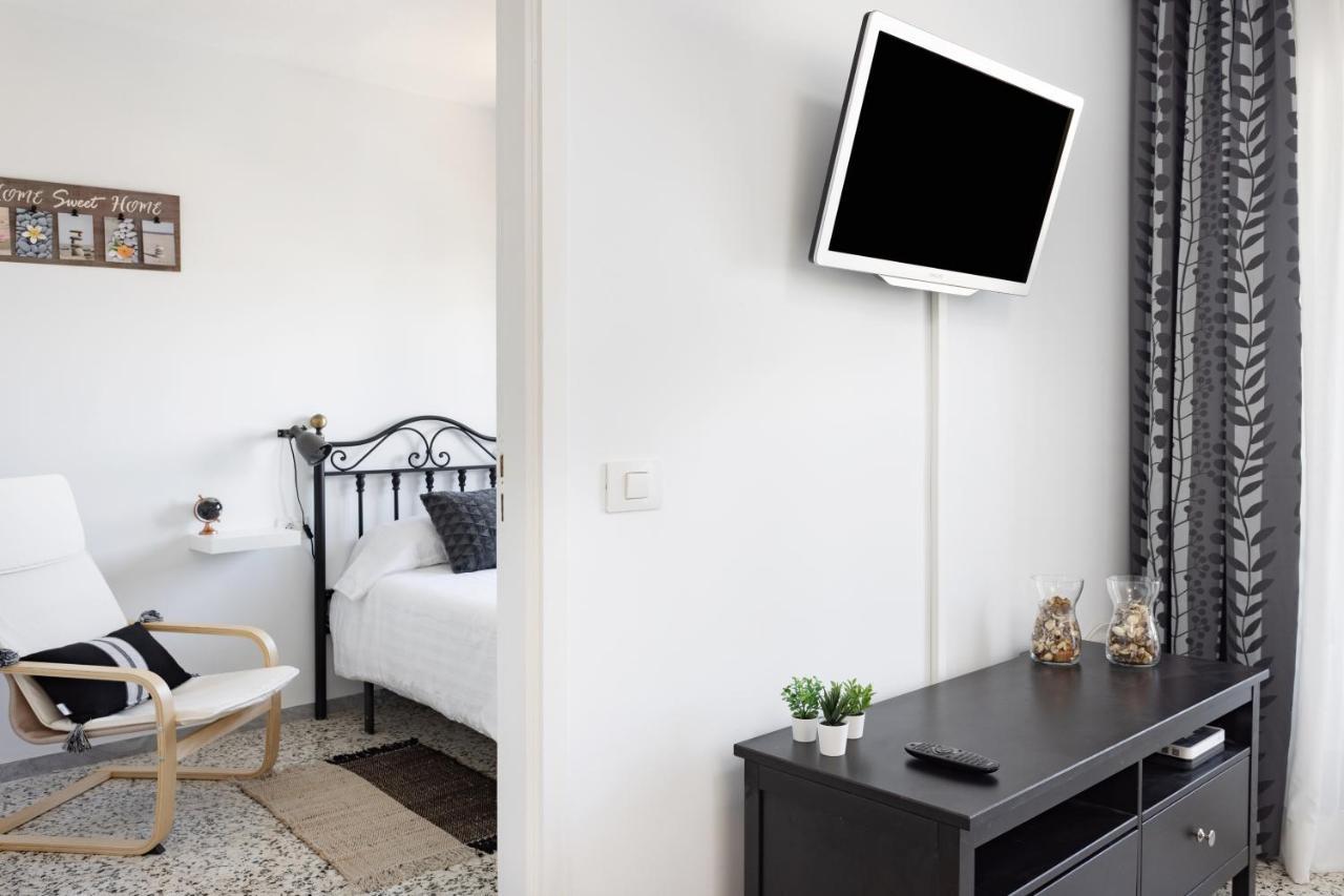 Apartment Home2book Bright Sea Views,